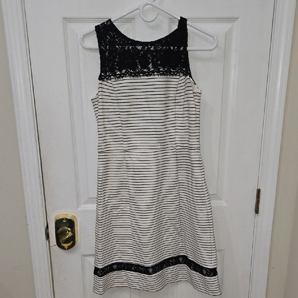 Taylor Black Lace Overlay Dress Size 6